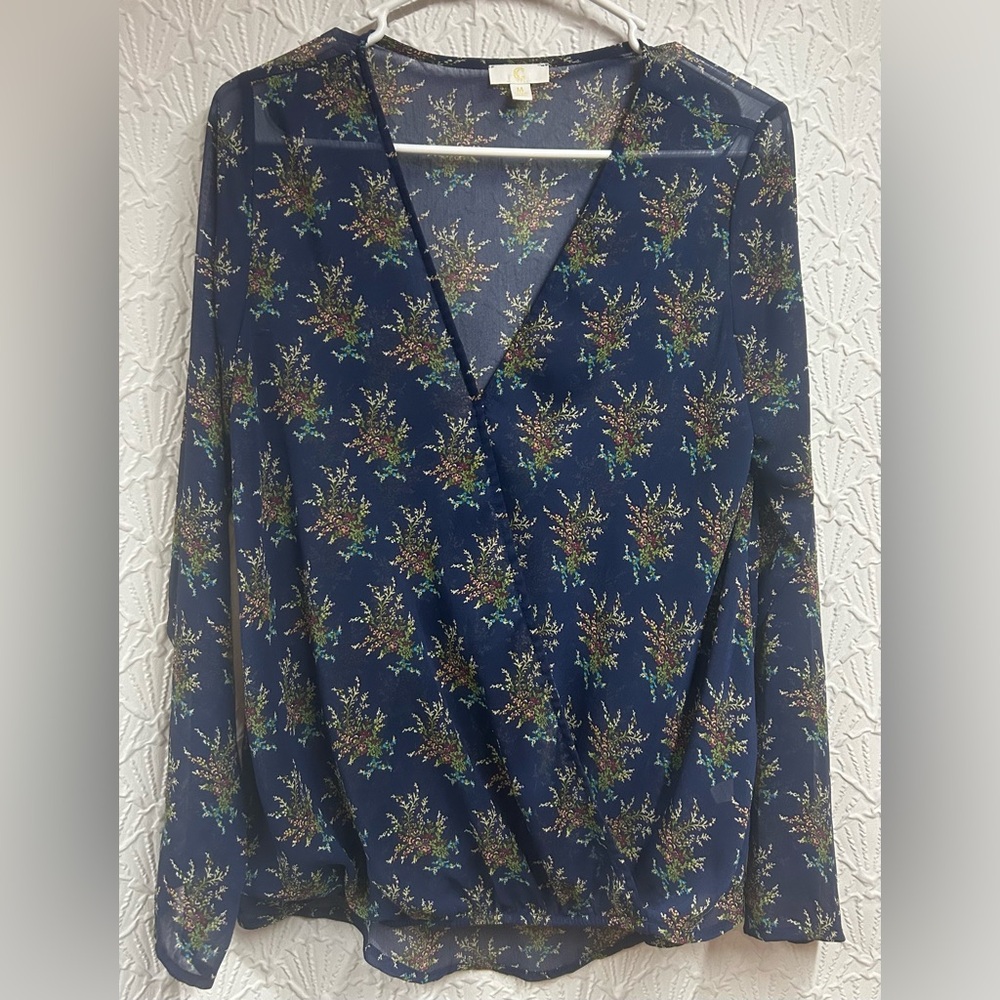 C Medium Floral V-Neck Women's Top